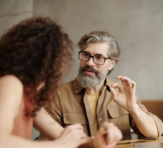 Accountant in conversation with a client
